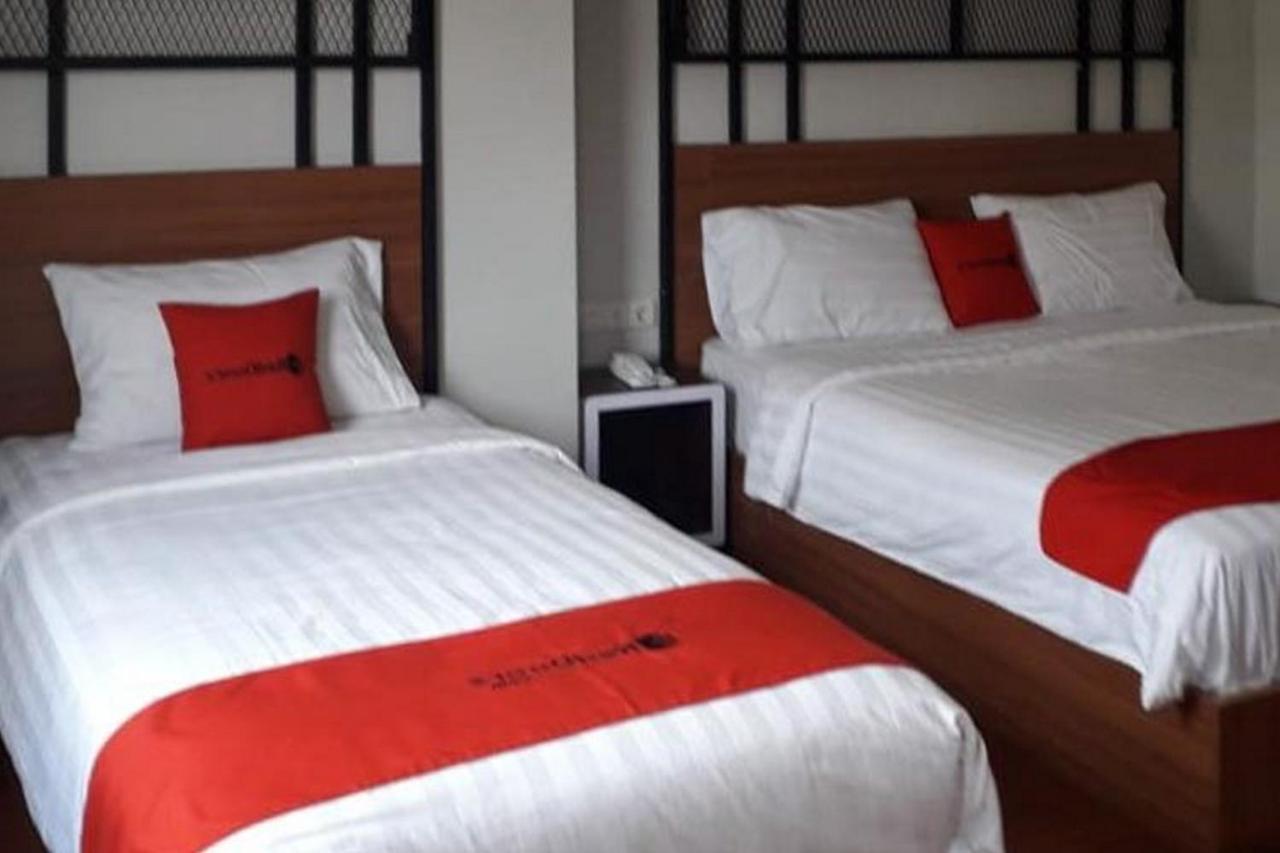 Reddoorz Plus @ Doorman Guest House Bandung Luaran gambar
